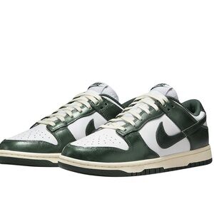 WOMENS NIKE DUNK GREEN SHIMMER WORN ONCE